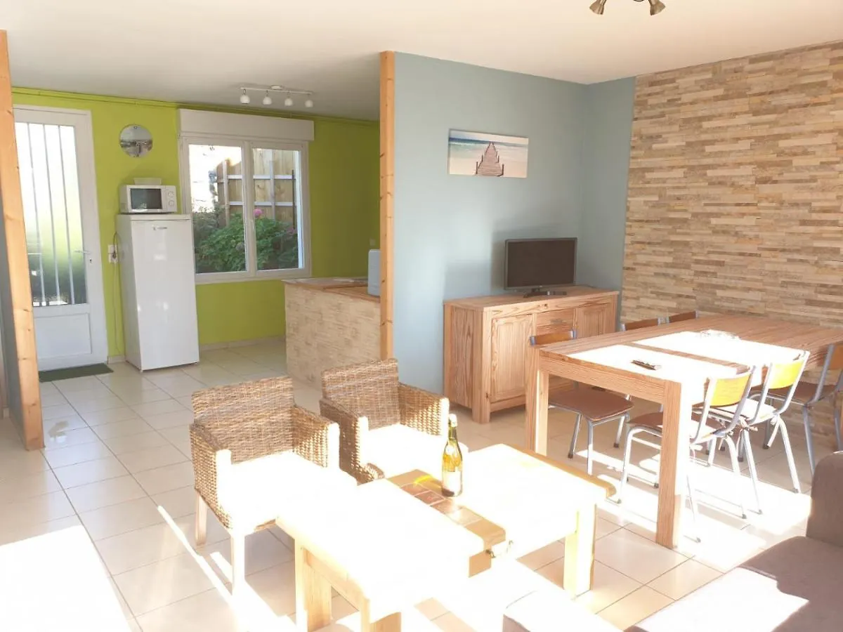 Les 3 Momes Villa Pontorson Holiday home